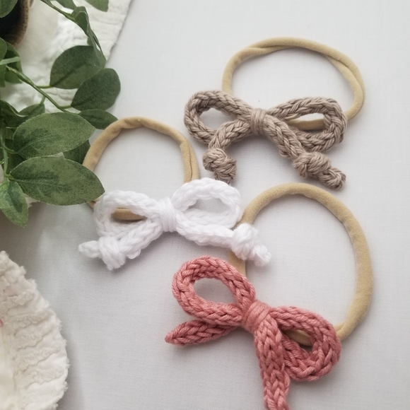 Knitted Baby Bow Headband Set - Picture 4 of 5